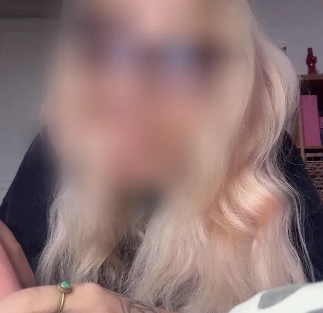 Jovana, 23